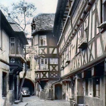 Auto im Hof26195693_1587647367985601_1583668184479062189_n